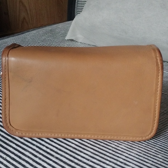 Rare Vintage Coach Brown leather makeup case. - Picture 3 of 8